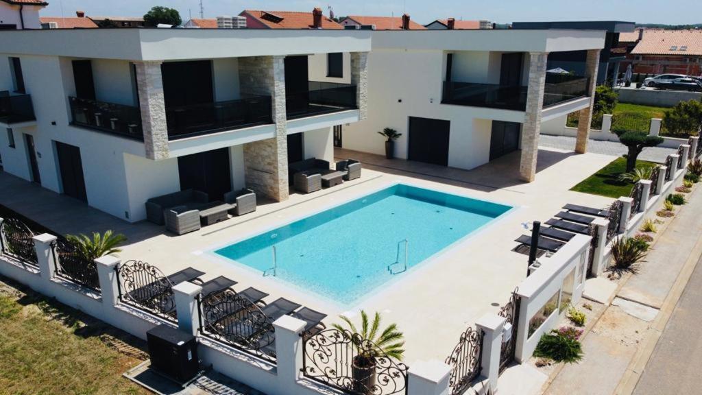 Vila Softic Azra Umag Bagian luar foto