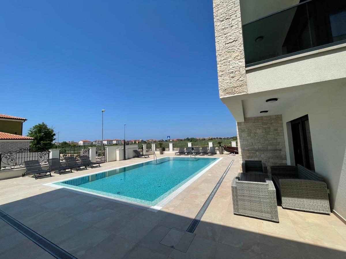 Vila Softic Azra Umag Bagian luar foto